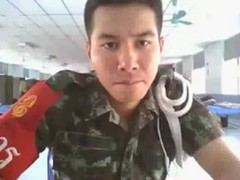 สิบเวร ชักว่าว หลุดทหารไทย สายเกย์ แอบถ่ายคลิปโชว์ชักว่าวควยจนน้ำเงี่ยนแตกคาชุดลายพราง เห็นหน้าชัดมาก